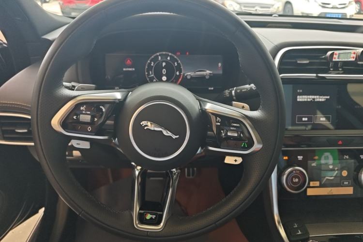 Used Jaguar XEL 2024 2.0T 250 PS R-DYNAMIC S Advanced Sport Edition Steering Wheel