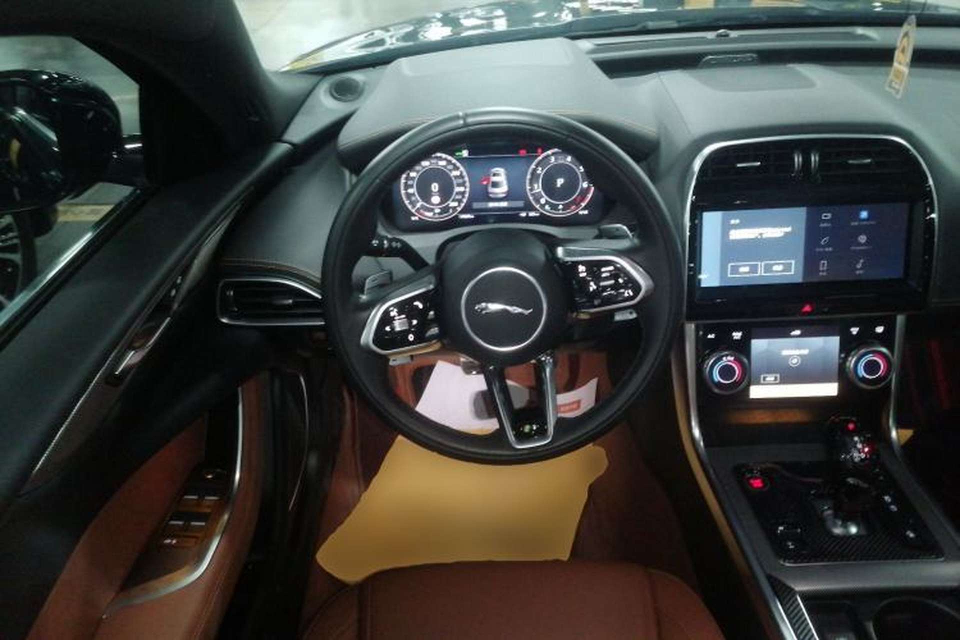 Used Jaguar XEL 2024 2.0T 250 PS R-DYNAMIC S Advanced Sport Edition Steering Wheel