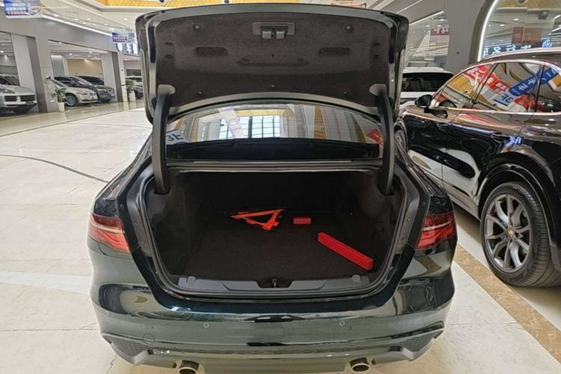 Used Jaguar XEL 2024 2.0T 250 PS R-DYNAMIC S Ebony Black Sport Edition Trunk