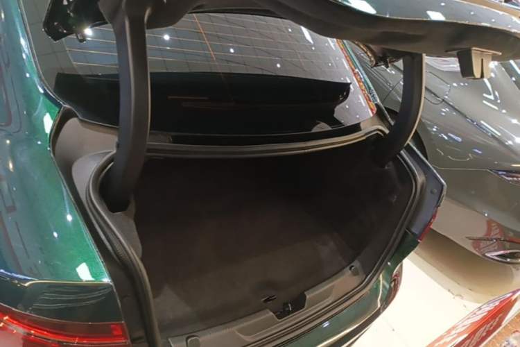 Used Jaguar XEL 2024 2.0T 250 PS R-DYNAMIC S Advanced Sport Edition Trunk