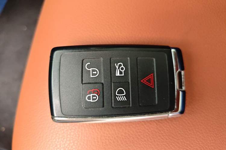 Used Jaguar XEL 2024 2.0T 250 PS R-DYNAMIC S Ebony Black Sport Edition Vehicle Key