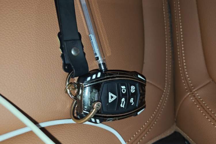 Used Jaguar XEL 2024 2.0T 250 PS R-DYNAMIC S Ebony Black Sport Edition Vehicle Key