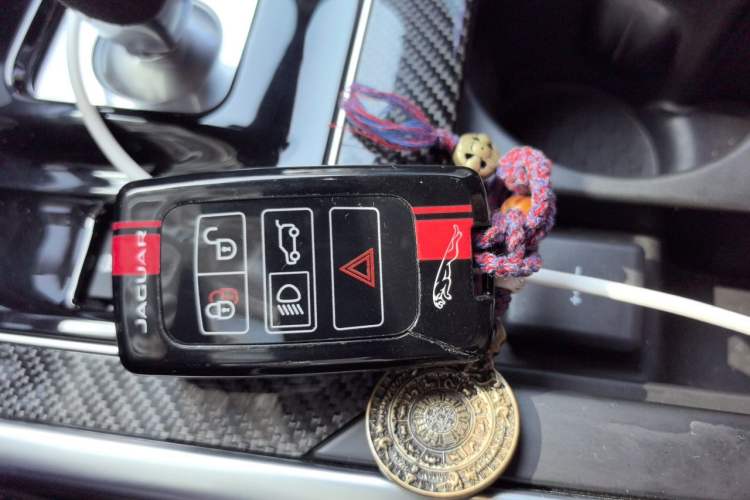 Used Jaguar XEL 2024 2.0T 250 PS R-DYNAMIC S Ebony Black Sport Edition Vehicle Key
