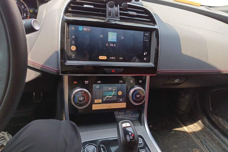 Used Jaguar XEL 2024 2.0T 250 PS R-DYNAMIC S Advanced Sport Edition Audio And AC Panel