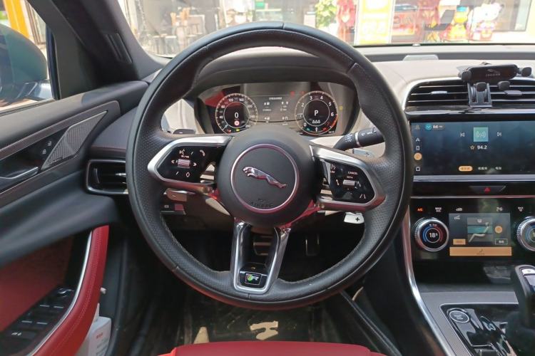 Used Jaguar XEL 2024 2.0T 250 PS R-DYNAMIC S Advanced Sport Edition Steering Wheel