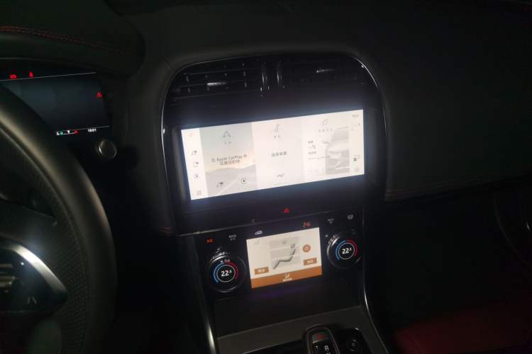 Used Jaguar XEL 2024 2.0T 250 PS R-DYNAMIC S Advanced Sport Edition Audio And AC Panel