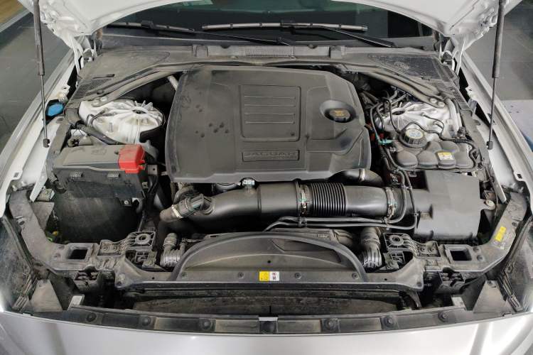 Used Jaguar XEL 2024 2.0T 250 PS R-DYNAMIC S Advanced Sport Edition Engine Bay