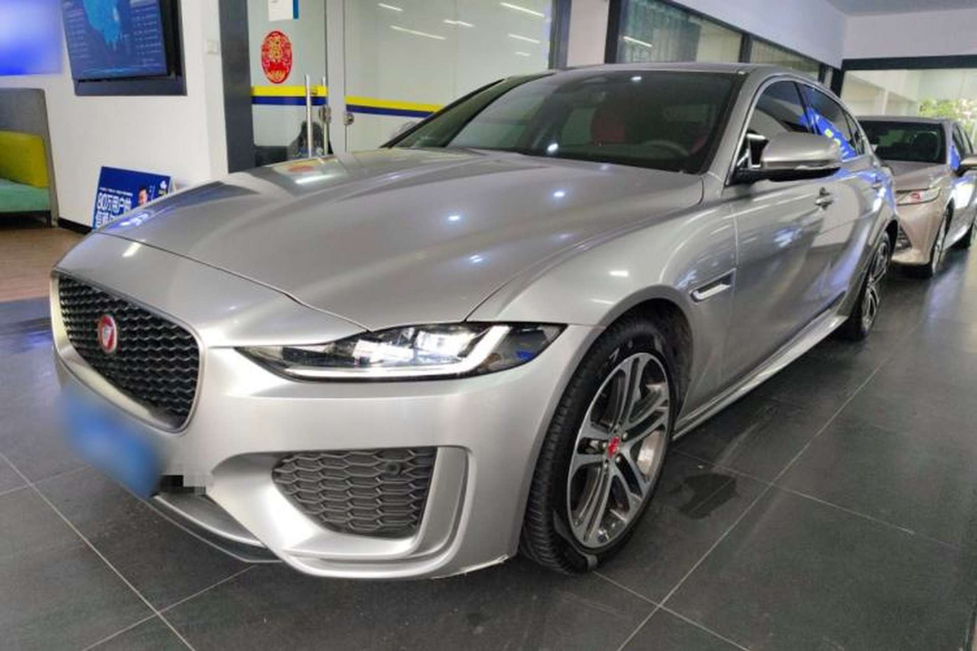 Used Jaguar XEL 2024 2.0T 250 PS R-DYNAMIC S Advanced Sport Edition Front Left 45 Deg