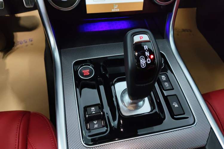Used Jaguar XEL 2024 2.0T 250 PS R-DYNAMIC S Advanced Sport Edition Gear Lever