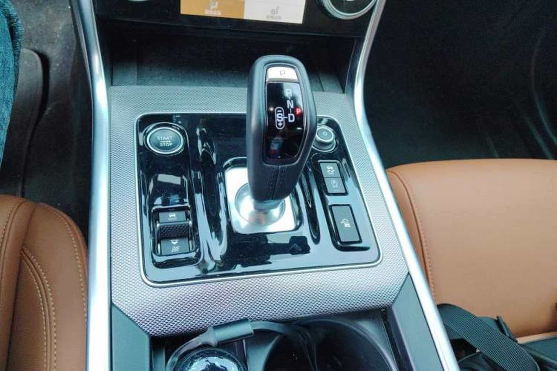 Used Jaguar XEL 2024 2.0T 250 PS R-DYNAMIC S Advanced Sport Edition Gear Lever