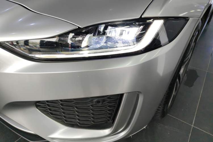 Used Jaguar XEL 2024 2.0T 250 PS R-DYNAMIC S Advanced Sport Edition Left Front Headlight