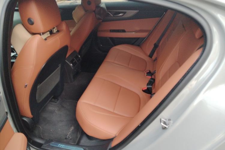 Used Jaguar XEL 2024 2.0T 250 PS R-DYNAMIC S Advanced Sport Edition Left Rear Seat