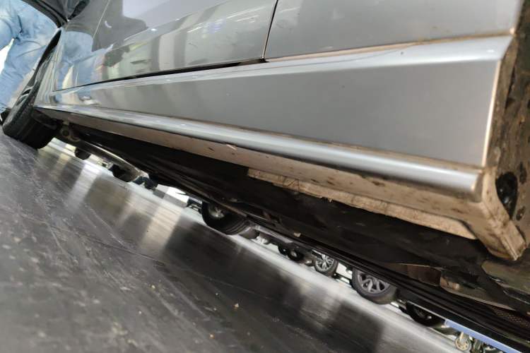 Used Jaguar XEL 2024 2.0T 250 PS R-DYNAMIC S Advanced Sport Edition Right Side Sill