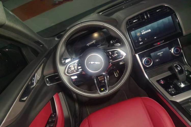 Used Jaguar XEL 2024 2.0T 250 PS R-DYNAMIC S Advanced Sport Edition Steering Wheel