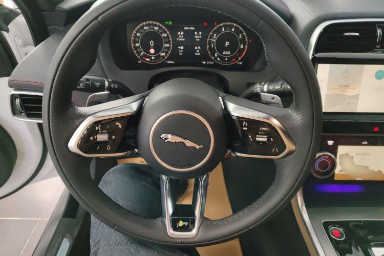 Used Jaguar XEL 2024 2.0T 250 PS R-DYNAMIC S Advanced Sport Edition Steering Wheel