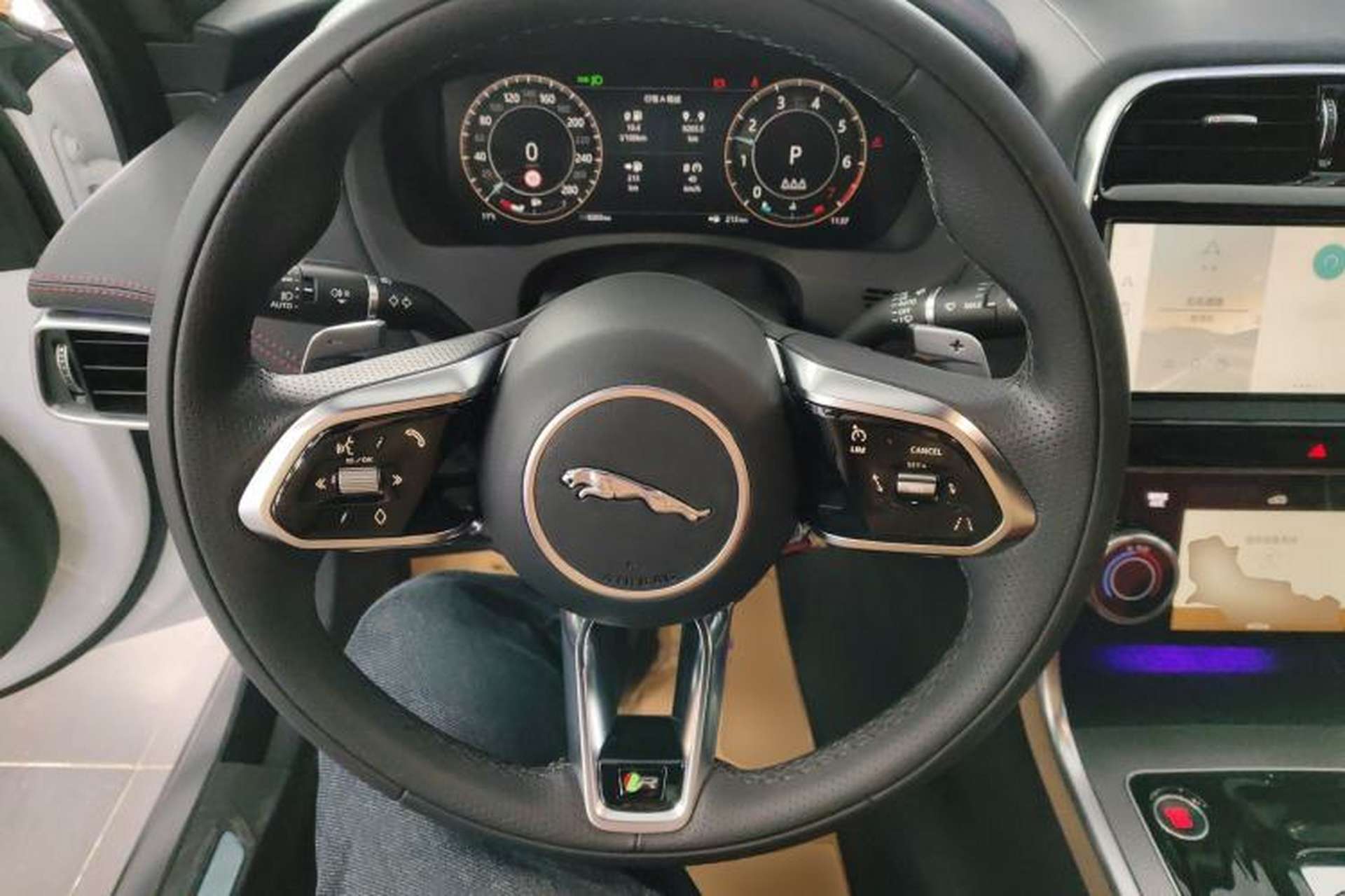 Used Jaguar XEL 2024 2.0T 250 PS R-DYNAMIC S Advanced Sport Edition Steering Wheel