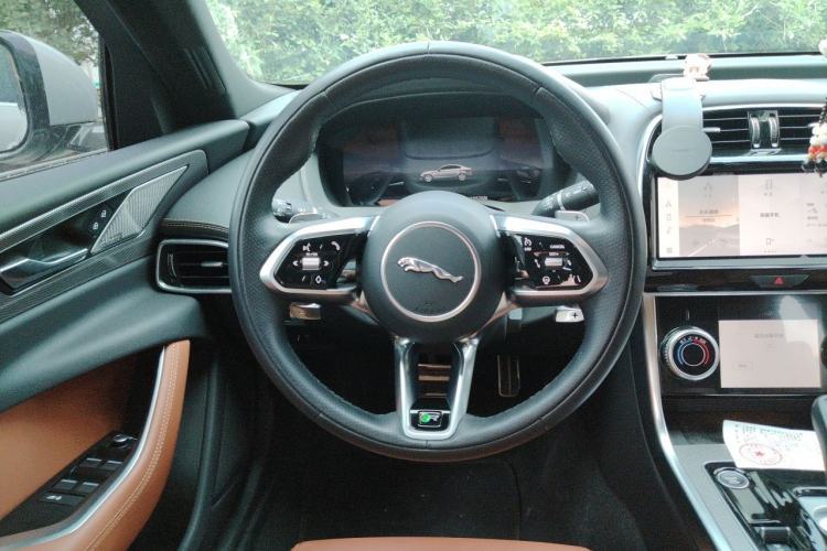 Used Jaguar XEL 2024 2.0T 250 PS R-DYNAMIC S Advanced Sport Edition Steering Wheel