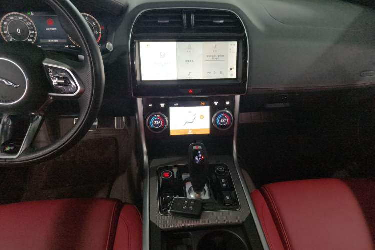 Used Jaguar XEL 2024 2.0T 250 PS R-DYNAMIC S Advanced Sport Edition Audio And AC Panel