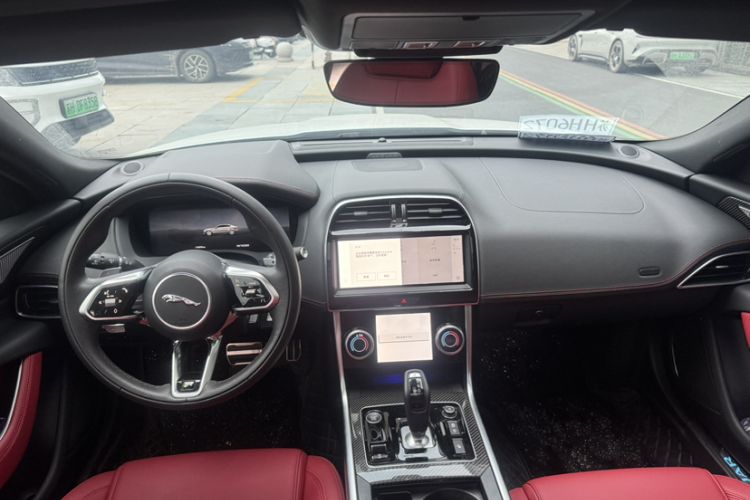 Used Jaguar XEL 2024 2.0T 250 PS R-DYNAMIC S Ebony Black Sport Edition Audio And AC Panel