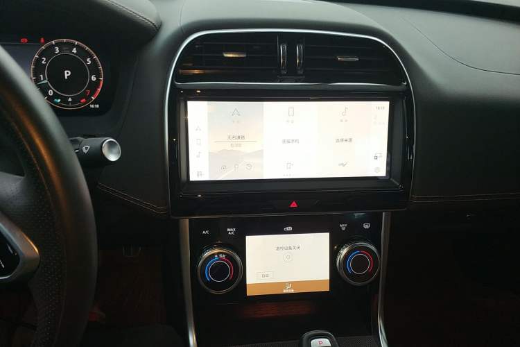 Used Jaguar XEL 2024 2.0T 250 PS R-DYNAMIC S Advanced Sport Edition Audio And AC Panel