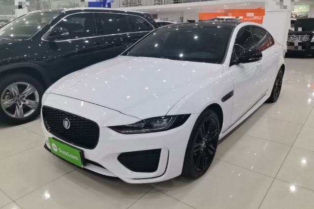 Ojetý Jaguar XEL 2024 2.0T 250 PS R-DYNAMIC S Ebony Black Sport Edition
