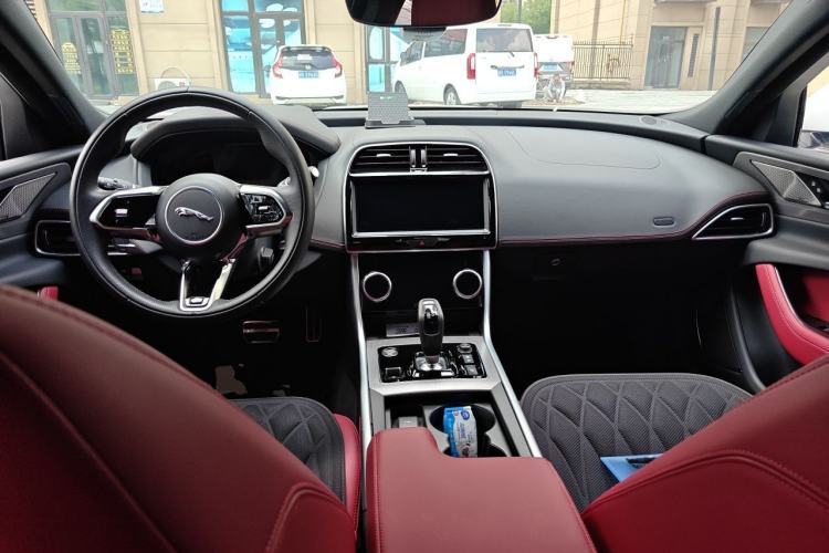Used Jaguar XEL 2024 2.0T 250 PS R-DYNAMIC S Advanced Sport Edition Center Console