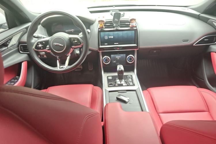 Used Jaguar XEL 2024 2.0T 250 PS R-DYNAMIC S Advanced Sport Edition Center Console