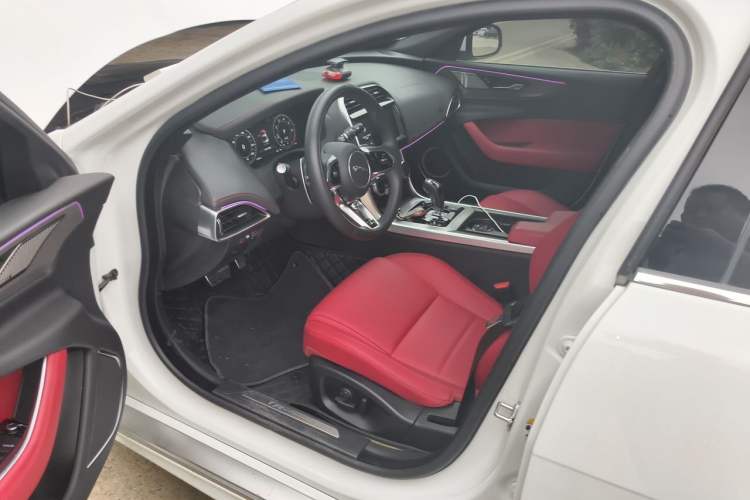 Used Jaguar XEL 2024 2.0T 250 PS R-DYNAMIC S Advanced Sport Edition Driver Seat