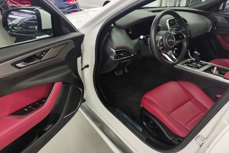 Used Jaguar XEL 2024 2.0T 250 PS R-DYNAMIC S Advanced Sport Edition Driver Seat