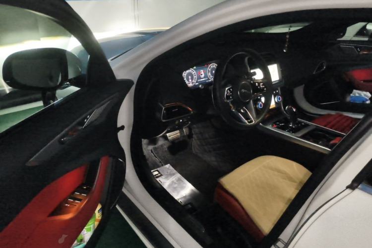 Used Jaguar XEL 2024 2.0T 250 PS R-DYNAMIC S Advanced Sport Edition Driver Seat
