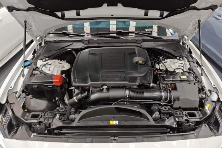 Used Jaguar XEL 2024 2.0T 250 PS R-DYNAMIC S Advanced Sport Edition Engine Bay