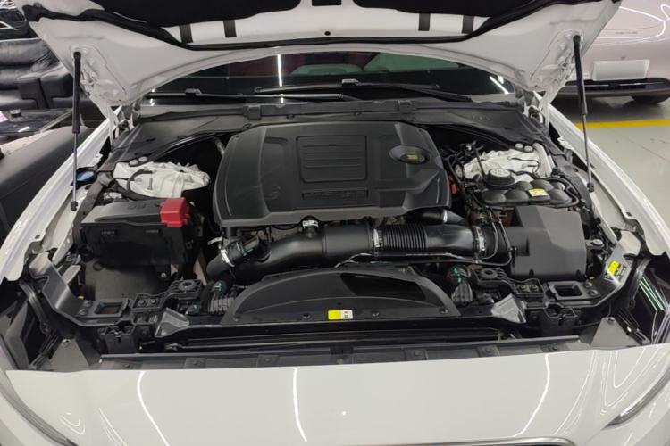 Used Jaguar XEL 2024 2.0T 250 PS R-DYNAMIC S Advanced Sport Edition Engine Bay