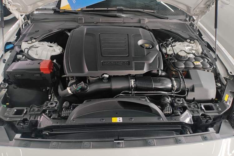 Used Jaguar XEL 2024 2.0T 250 PS R-DYNAMIC S Advanced Sport Edition Engine Bay