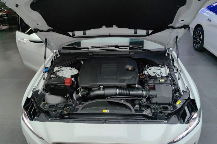 Used Jaguar XEL 2024 2.0T 250 PS R-DYNAMIC S Advanced Sport Edition Engine Bay