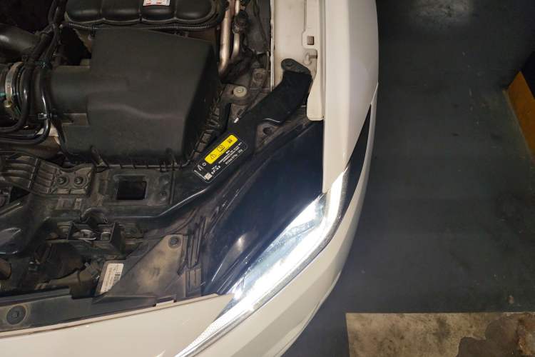 Used Jaguar XEL 2024 2.0T 250 PS R-DYNAMIC S Ebony Black Sport Edition Engine Bay Left