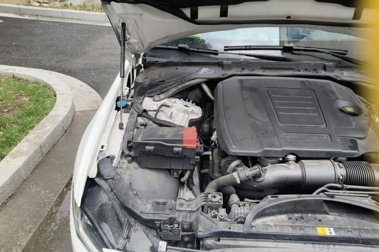 Used Jaguar XEL 2024 2.0T 250 PS R-DYNAMIC S Ebony Black Sport Edition Engine Bay Right