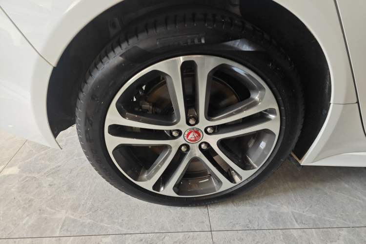 Used Jaguar XEL 2024 2.0T 250 PS R-DYNAMIC S Advanced Sport Edition Exterior 8