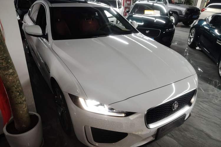 Used Jaguar XEL 2024 2.0T 250 PS R-DYNAMIC S Advanced Sport Edition Front Right 45 Deg