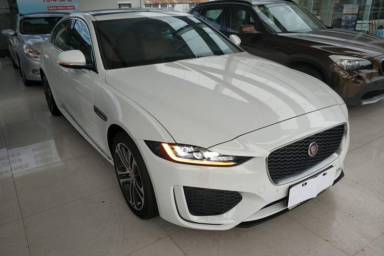 Used Jaguar XEL 2024 2.0T 250 PS R-DYNAMIC S Advanced Sport Edition Front Right 45 Deg