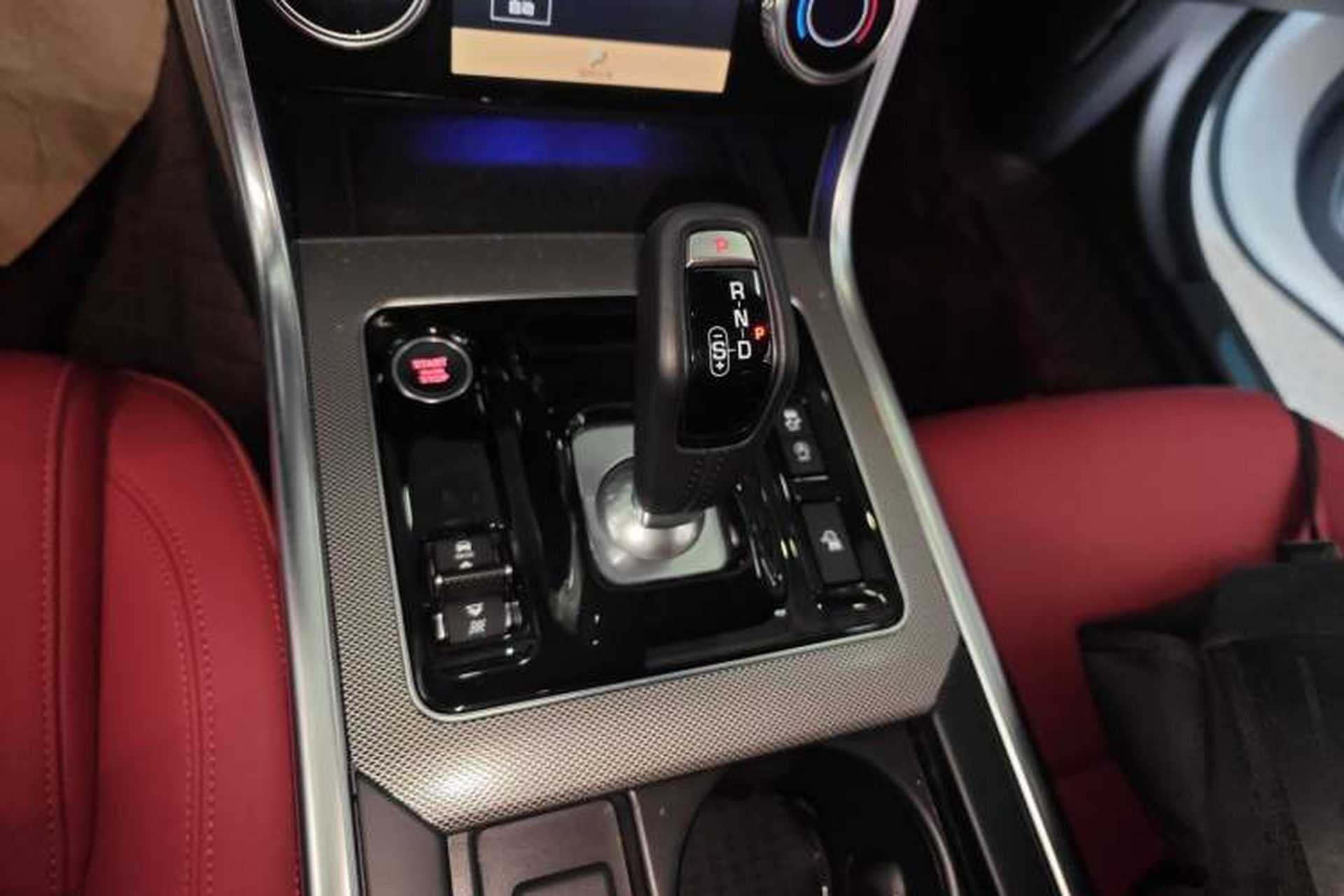 Used Jaguar XEL 2024 2.0T 250 PS R-DYNAMIC S Advanced Sport Edition Gear Lever
