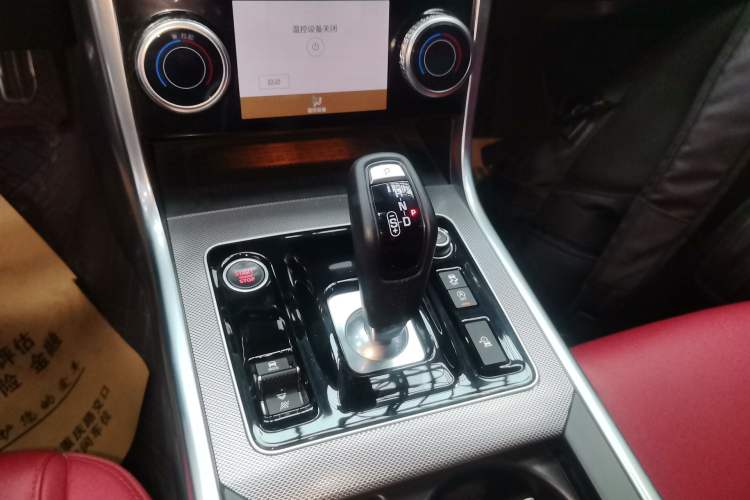 Used Jaguar XEL 2024 2.0T 250 PS R-DYNAMIC S Advanced Sport Edition Gear Lever
