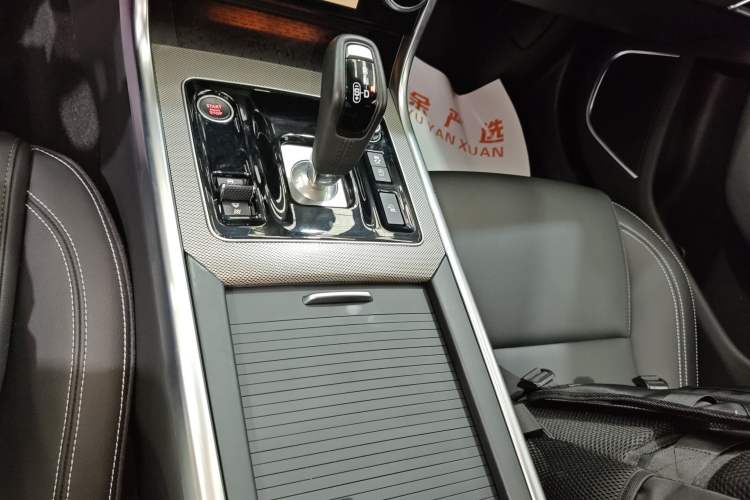 Used Jaguar XEL 2024 2.0T 250 PS R-DYNAMIC S Advanced Sport Edition Gear Lever