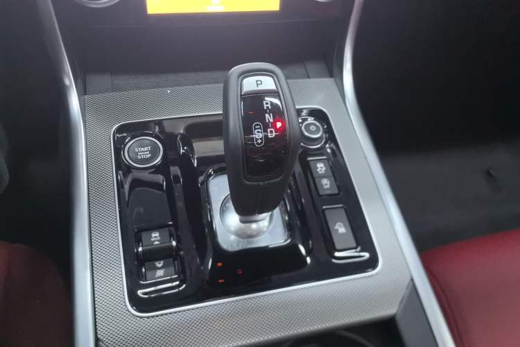 Used Jaguar XEL 2024 2.0T 250 PS R-DYNAMIC S Advanced Sport Edition Gear Lever