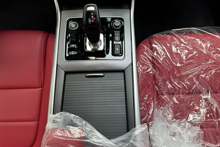 Used Jaguar XEL 2024 2.0T 250 PS R-DYNAMIC S Advanced Sport Edition Gear Lever