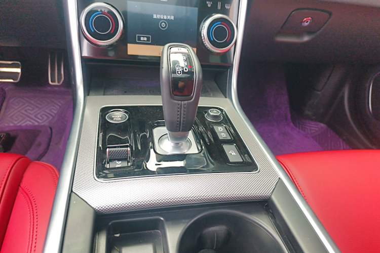 Used Jaguar XEL 2024 2.0T 250 PS R-DYNAMIC S Advanced Sport Edition Gear Lever