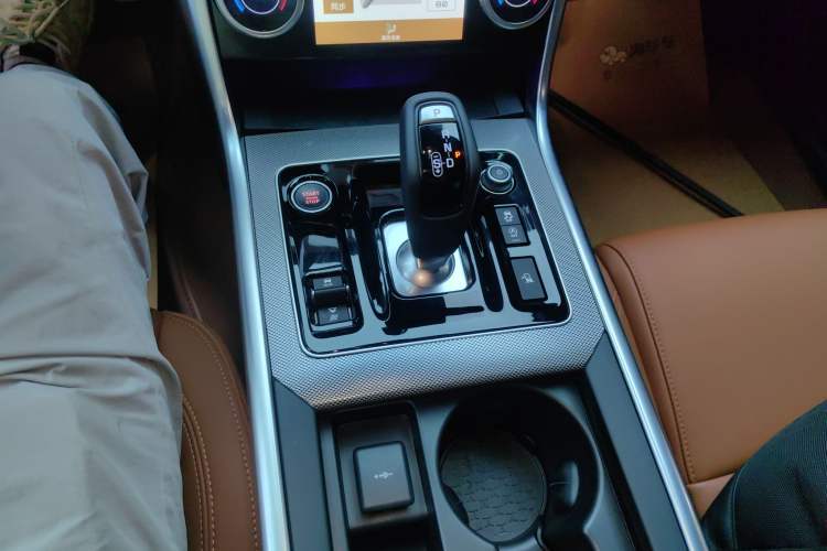 Used Jaguar XEL 2024 2.0T 250 PS R-DYNAMIC S Advanced Sport Edition Gear Lever