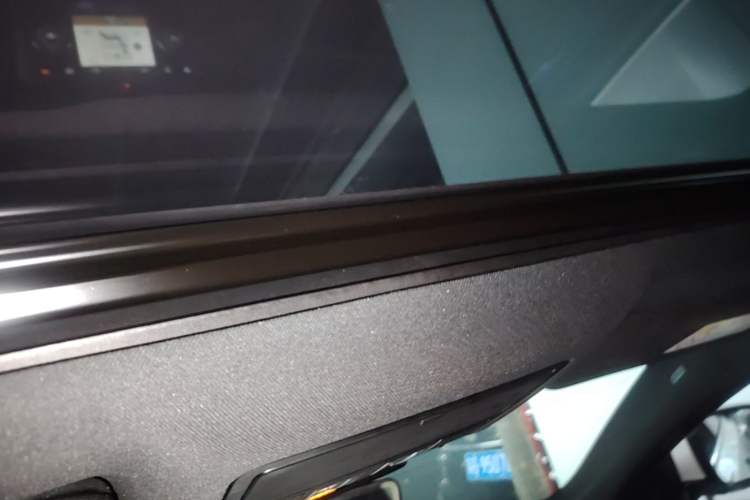Used Jaguar XEL 2024 2.0T 250 PS R-DYNAMIC S Advanced Sport Edition Headliner
