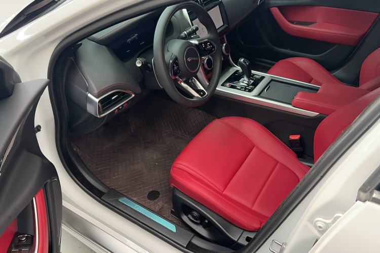 Used Jaguar XEL 2024 2.0T 250 PS R-DYNAMIC S Advanced Sport Edition Interior 1