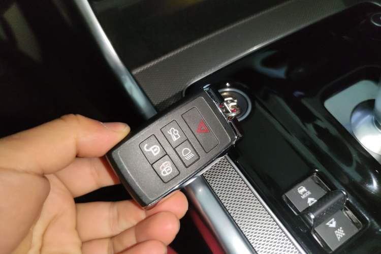 Used Jaguar XEL 2024 2.0T 250 PS R-DYNAMIC S Advanced Sport Edition Interior 1
