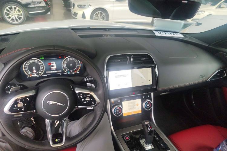 Used Jaguar XEL 2024 2.0T 250 PS R-DYNAMIC S Advanced Sport Edition Interior 2